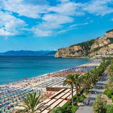 Appartamento In Centro Storico Finale Ligure Εξωτερικό φωτογραφία