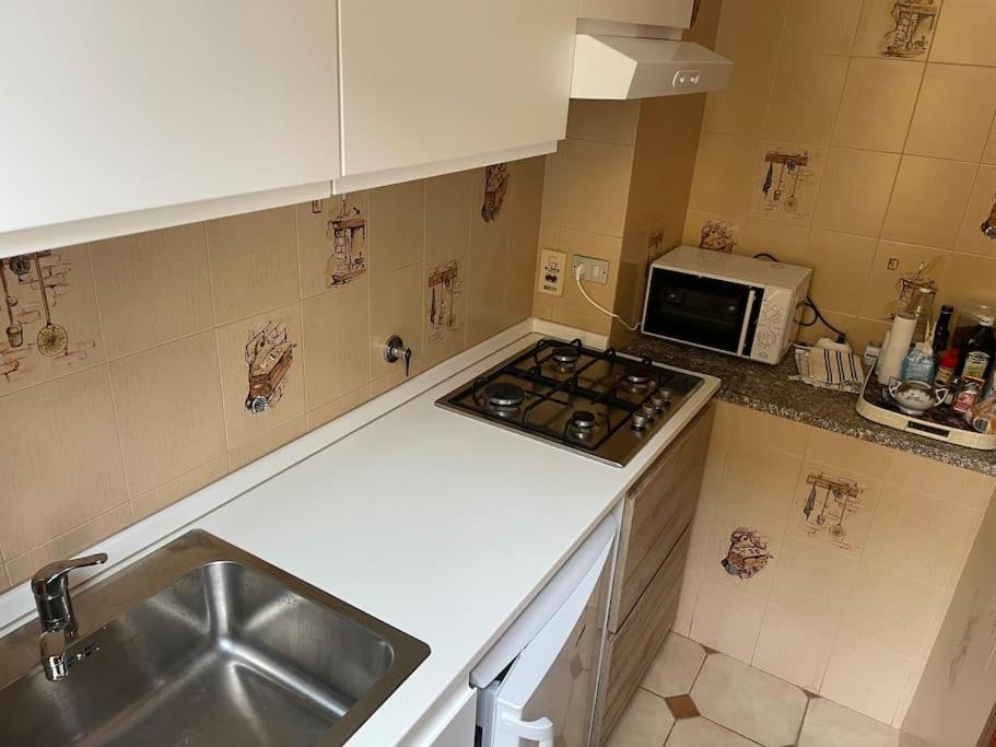 Appartamento In Centro Storico Finale Ligure Εξωτερικό φωτογραφία